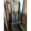 Image 2 : Blue giant 1500 lb mobile lift, pallet jack 110V