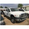 Image 2 : 2009 white Dodge Ram 2500