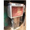 Image 3 : Texaco Sky Chief Gas Pump (cracked glass)