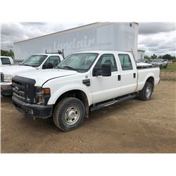 2010 Ford F250 XLT Super Duty white, 3/4 ton, 5.4 LTR V8, 24 valve, Mileage 108279, needs repairs