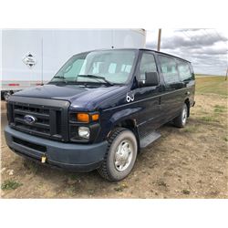 2012 Ford E-Series XL Super Duty, 15 Pass Van, 5.4 Triton, Gas, W,AC,A,PS,PB, mileage 124108kms