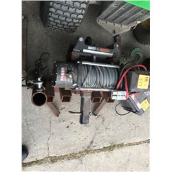1000 lb Superwinch to mount on front of truck or tractor