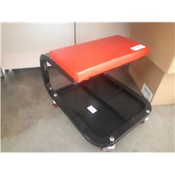 ROLLING MECHANICS STOOL WITH TOOL TRAY