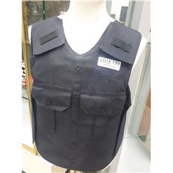 PROTECTIVE VEST