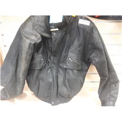 BLACK LEATHER JACKET