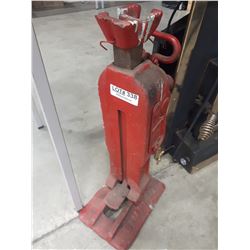 HEAVY DUTY RED SIMPLEX FARM JACK