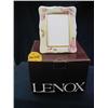Image 1 : LENOX 5 X 7 PICTURE FRAME FEATURING PINK FLORALS 
