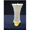 Image 1 : LENOX VASE 8 1/4inT EXCELLENT                    