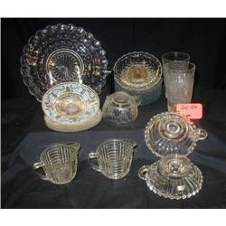 1920S DEPRESSION GLASS INCLUDES (1) 10 BUBBLE PLA