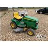 Image 2 : JOHN DEERE GT225 LAWN MOWER