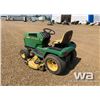 Image 4 : JOHN DEERE 320 LAWN MOWER