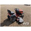Image 3 : 2012 HUSQVARNA YTH25K54 LAWN MOWER