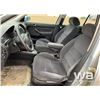 Image 6 : 2001 VOLKSWAGON GOLF 4-DOOR CAR