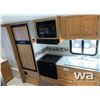 Image 9 : 1999 TRAVELAIRE 5TH WHEEL TRAVEL TRAILER