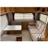 Image 7 : 1998 TRAVELAIRE TW240 5TH WHEEL TRAVEL TRAILER