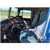 Image 7 : 2000 FREIGHTLINER FL120 TRI-DRIVE WINCH TRACTOR