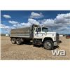 Image 2 : 1995 FORD L8000 T/A GRAVEL TRUCK