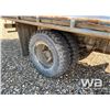 Image 12 : 1984 FORD 800 BALE UNLOADING TRUCK