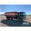 Image 2 : 1978 INTERNATIONAL 1710 CARGOSTAR GRAIN TRUCK