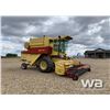 Image 2 : NEW HOLLAND TR70 COMBINE