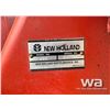 Image 5 : 1999 NEW HOLLAND 688 ROUND BALER
