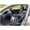 Image 6 : 2003 HONDA ACCORD 4-DOOR CAR