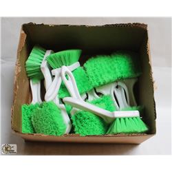 BOX OF EXTRA SOFT WASH BRUSHES