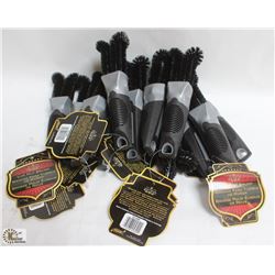 BOX OF LUGNUT BRUSHES