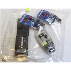 BAG OF SKULLCANDY HEADPHONES
