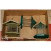 Image 1 : LOT OF 3 BIRD FEEDERS.