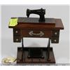 Image 1 : VINTAGE SEWING MACHINE MUSICAL FROM THE 1960'S