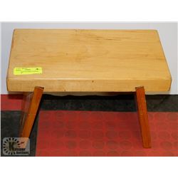 SOLID WOOD FINISHED GARDEN SEAT/STEP