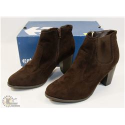 PAIR OF NEW LADIES BROWN BOOT-STYLE