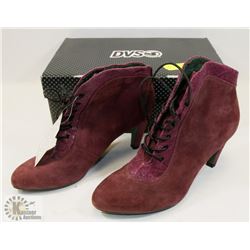 PAIR OF NEW LADIES PURPLE POETIC LICENSE