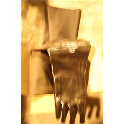LOT OF LARGE RUBBER GAUNTLET WORK GLOVES