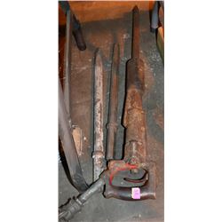 AIR JACK HAMMER WITH ATTACHMENTS