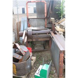 ELECTRIC BUZZ SAW, 240V, 10HP MOTOR C/W EXTRA