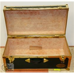 1942 EVERLITE UNION TRUNK