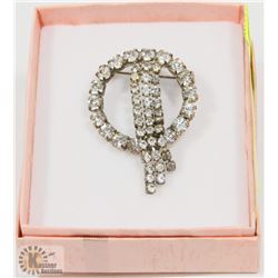 CRYSTAL BROOCH OUT OF THE ESTATE