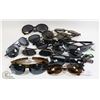 Image 1 : BAG OF ASSORTED DRUG STORE CLOSURE SUNGLASSES