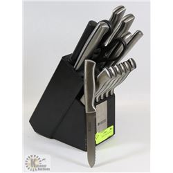 SABATIER SOLID TANG KNIFE SET.