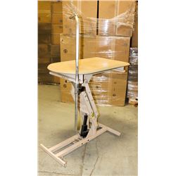COMMERCIAL PET GROOMING TABLE.