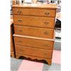 Image 4 : 5 PIECE MAPLE KRUG BEDROOM FURNITURE SET INCL