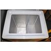 Image 2 : APARTMENT SIZE FREEZER, 26.5"X22.5"X32.5".