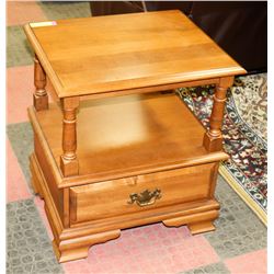 VILAS MAPLE END TABLE W/ DRAWER
