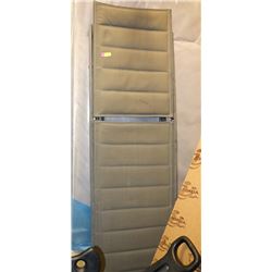 METAL PATIO LOUNGE CHAIR.