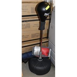 EVERLAST WORKOUT BAG COMES WITH BOXING GLOVES AND