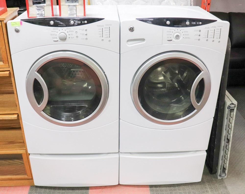 GE WASHER AND DRYER SET 27" X 29" X 39"