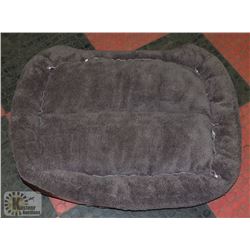 NEW PET BED