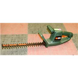 BLACK N DECKER HEDGE TRIMMER.